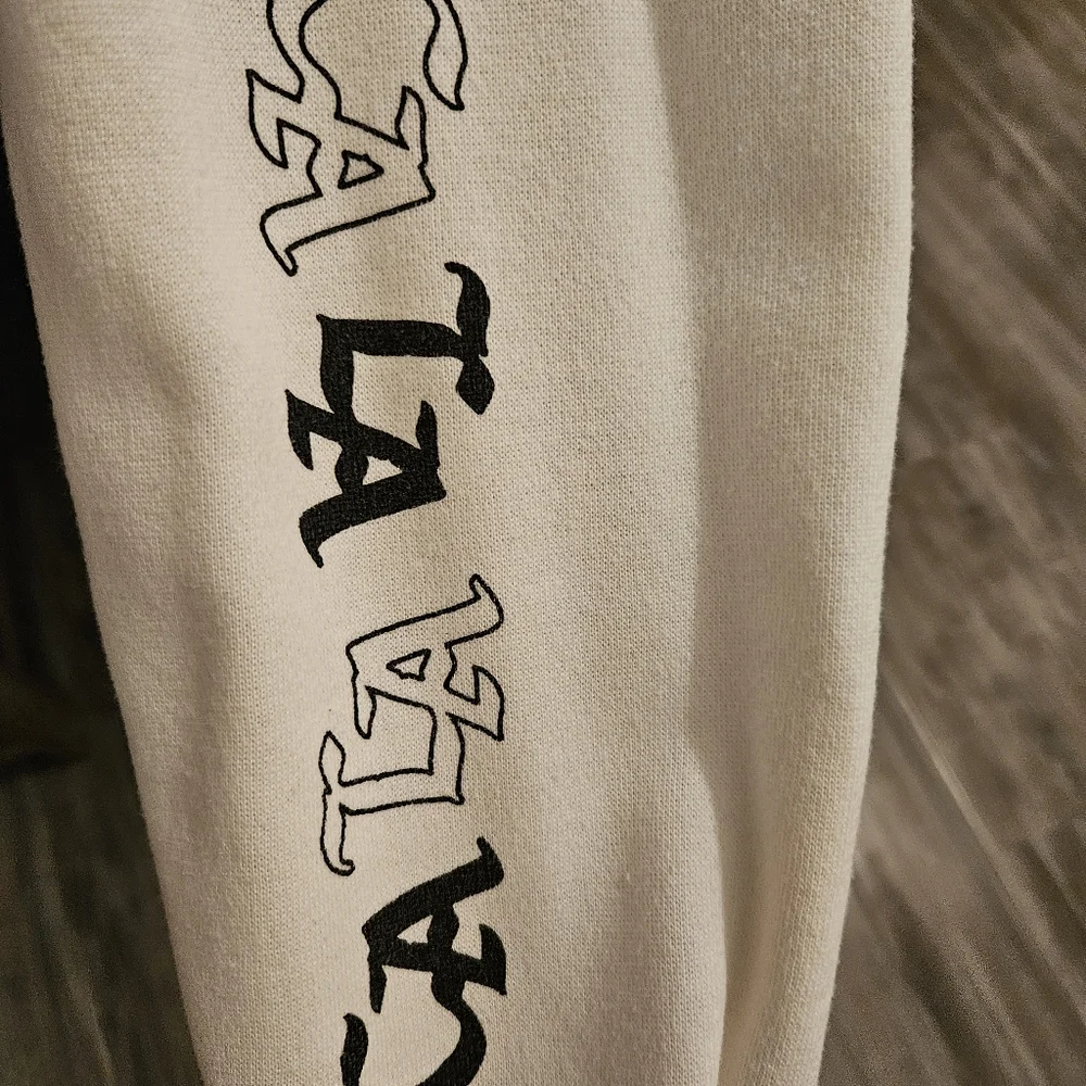 LA Sweatshirt - Picture 8 of 8